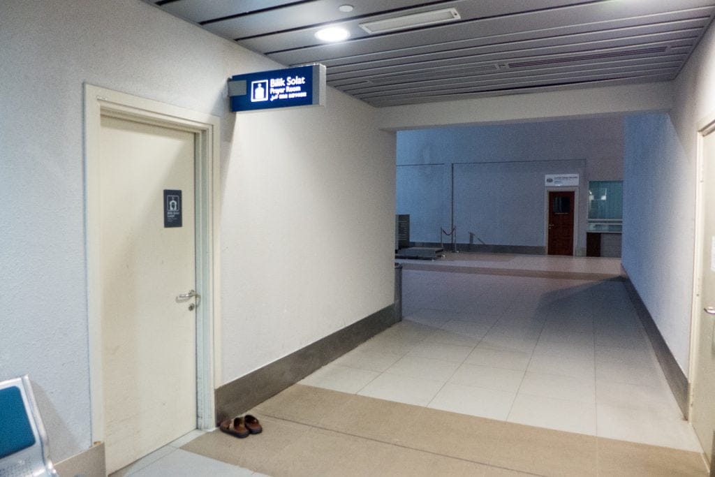 Kota Kinabalu International Airport (BKI) 2015-02-01 20.40.26