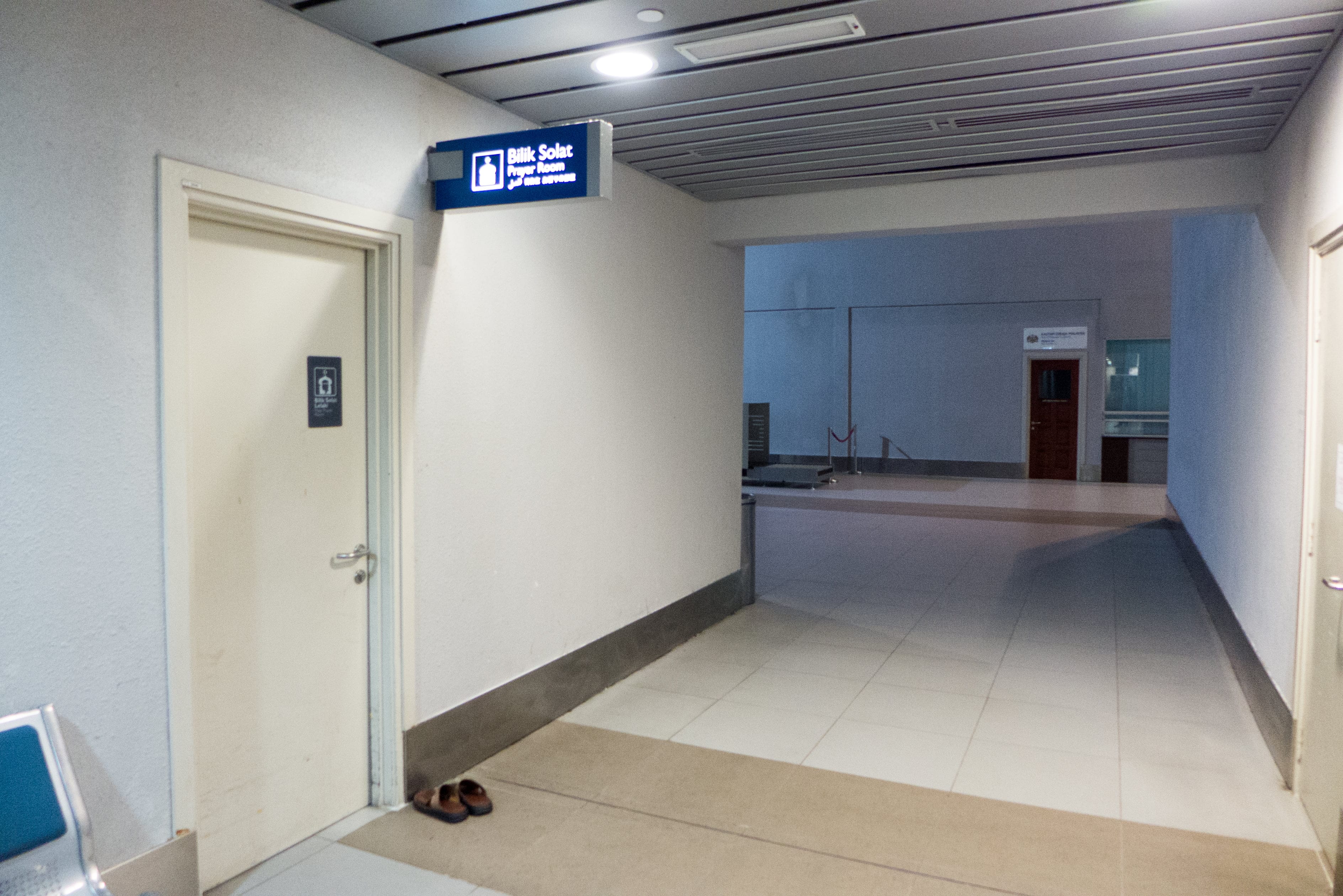 Kota Kinabalu International Airport (BKI) 2015-02-01 20.40.26