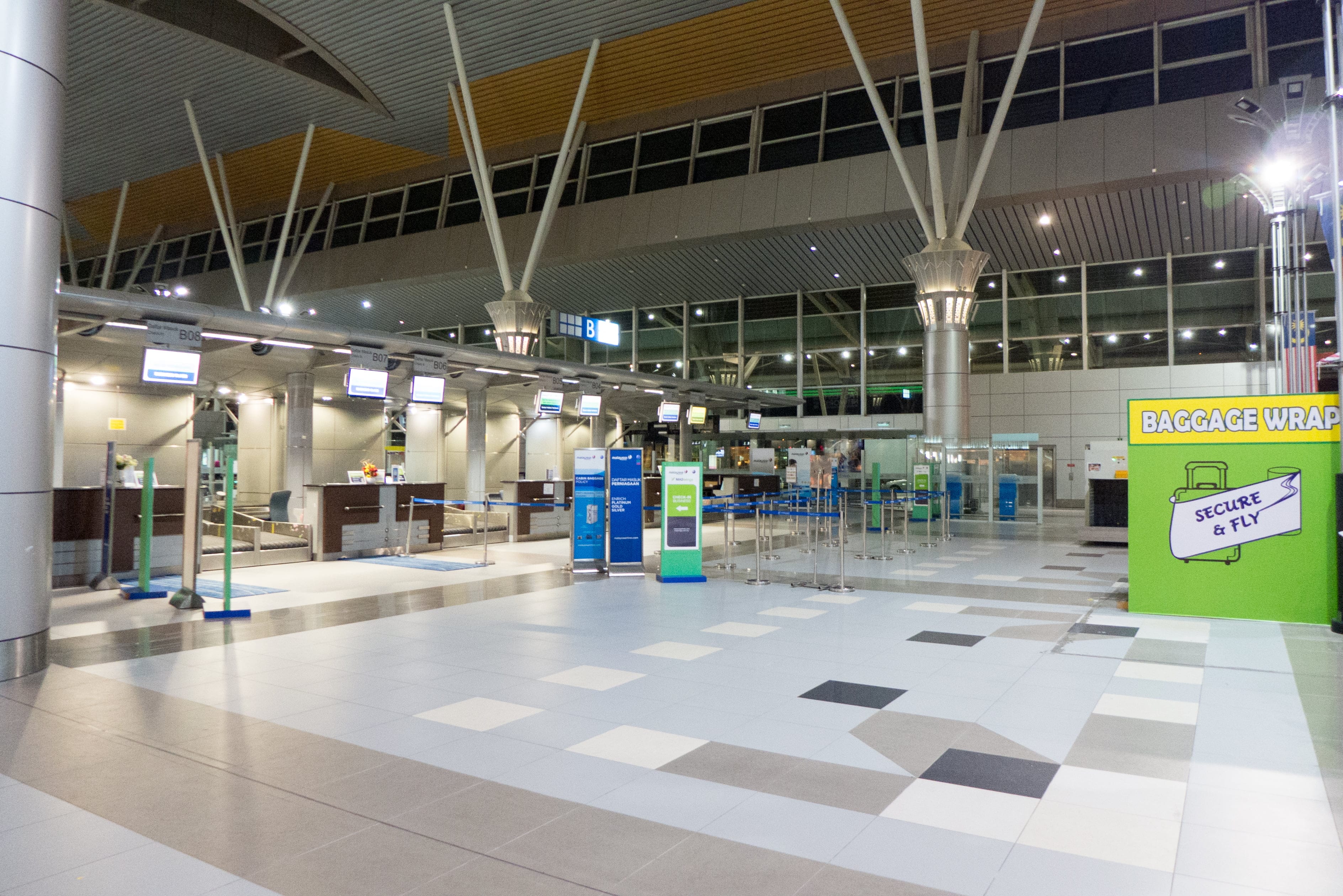 Kota Kinabalu International Airport (BKI) 2015-02-01 20.42.48